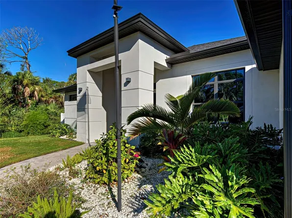 3692 Shawnee Ter, North Port, FL 34286