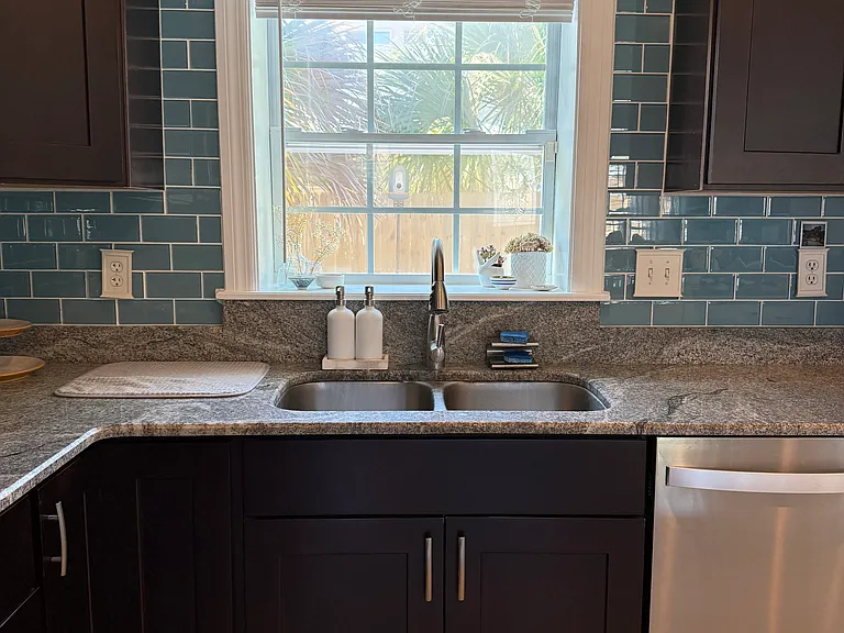 1306 Palm Cir — Photo 9