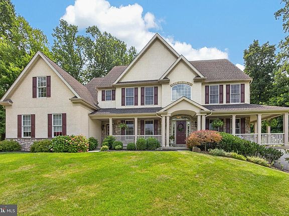 2nd image of 102 Steeplewood Dr