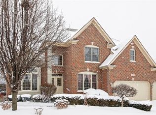 6011 Rosinweed Ln, Naperville, IL 60564
