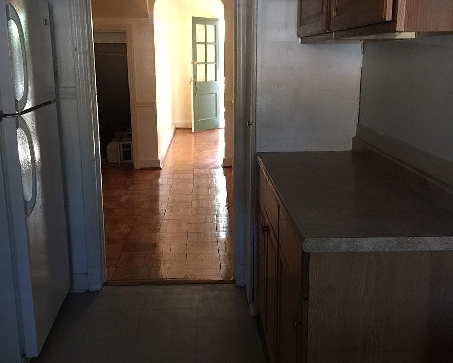 1st image of 3910 Cutshaw Ave #2