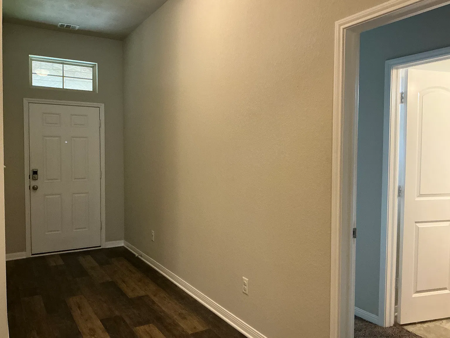 4 bed, 1865 sqft, $2,500 — Photo 2