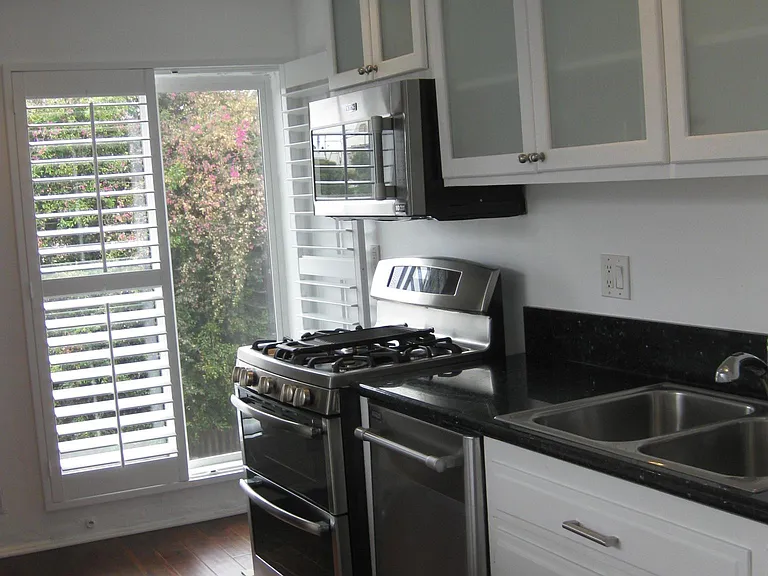 5218 Pacific Ave #C — Photo 4