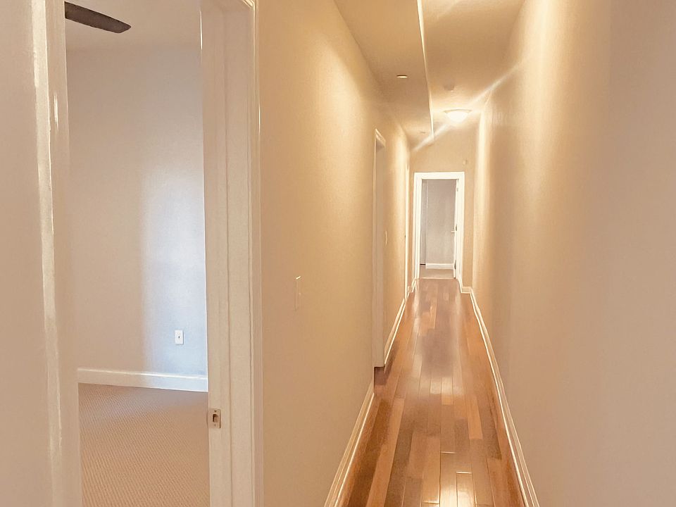 931 - 1 Hall