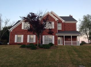 10 Cross Creek Dr, Lilburn, GA 30047