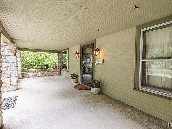 3rd image of 386 N Main St