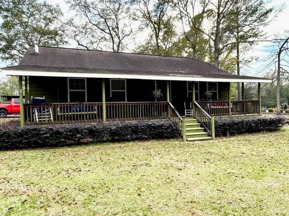 1902 E River Rd, Baxley, GA 31513