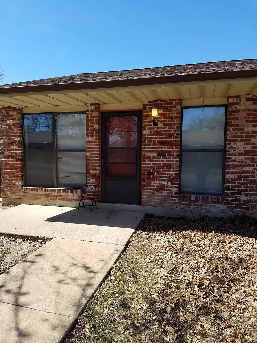 Building Photo - 1115 W Springfield St