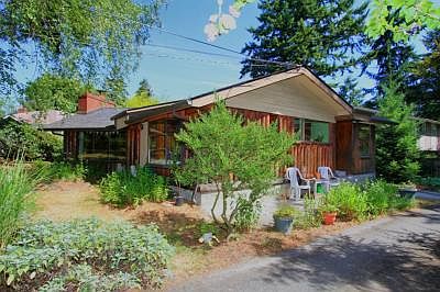 3rd image of 11350 20th Ave NE