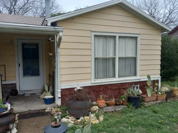 3425 Pewitt Dr, Waco, TX 76706
