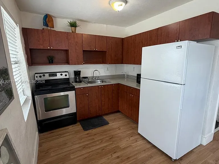 127 NW 47th Ter #4 — Photo 3