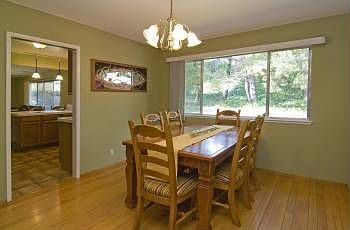 4th image of 136 Walford Dr