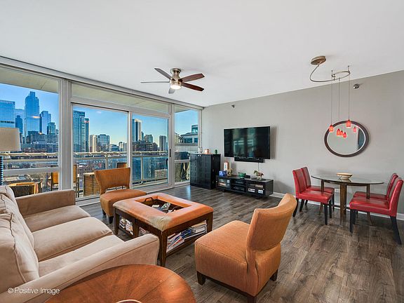 4th image of 757 N Orleans St APT 1612