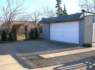 1451 Coutant Ave, Lakewood, OH