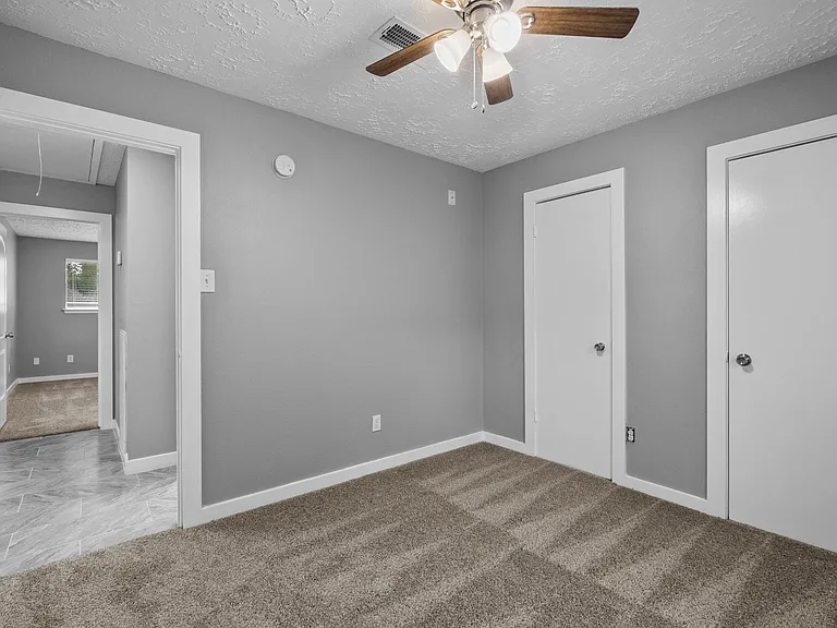 8122 Swan Meadow Ln — Photo 17
