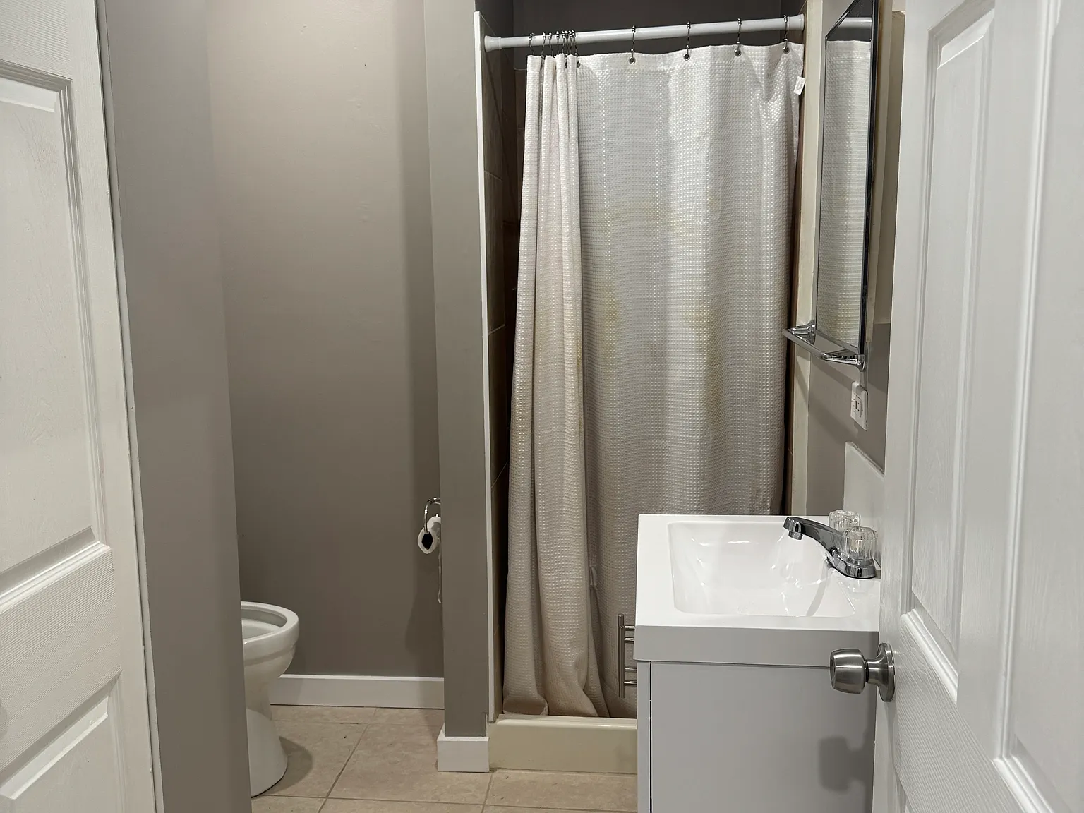 2 bed, 1000 sqft, $1,350 — Photo 3