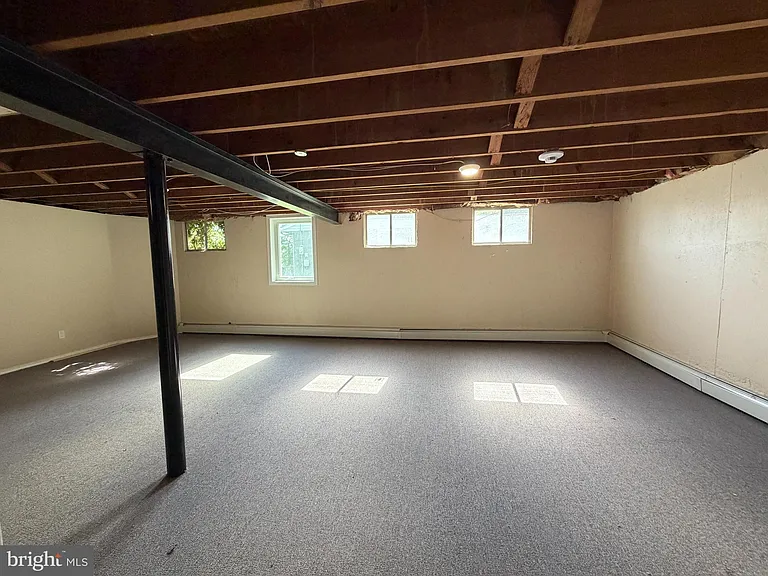 319 Meetinghouse Ln — Photo 33