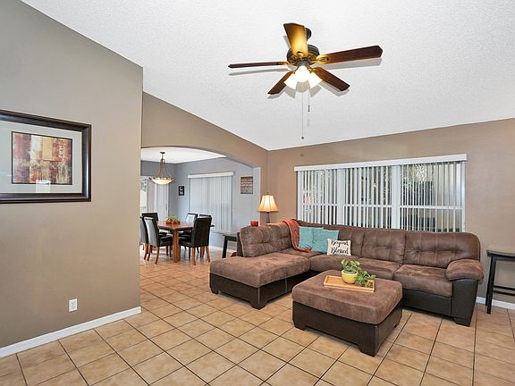 4th image of 4210 NW 62nd Ct