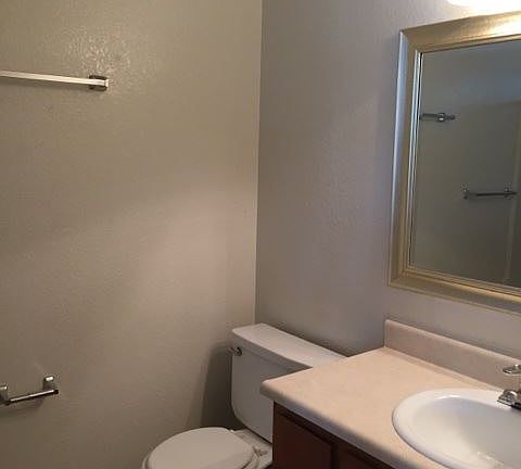 2nd image of 1800 F St APT 04