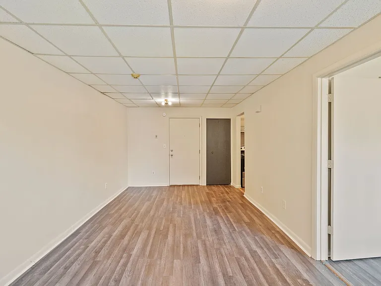 161 Hall Avenue — Photo 32