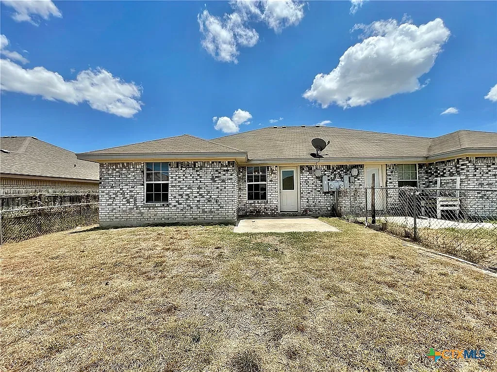 2 bed, 1235 sqft, $1,100 — Photo 1