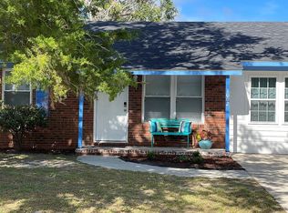 1002 N Caswell Ave, Southport, NC 28461