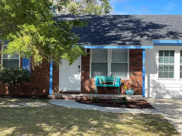 1002 N Caswell Ave, Southport, NC 28461