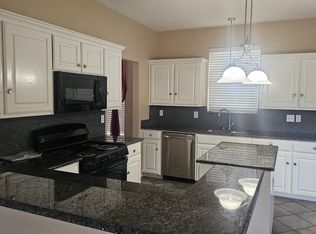 4902 Landrun Ln, Arlington, TX 76017