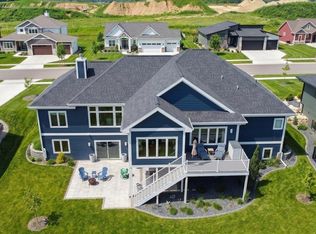 2012 Paris Ln, Cottage Grove, WI 53527