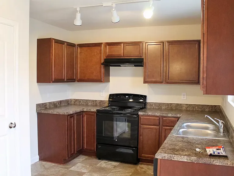 53 Aleah Ct — Photo 2