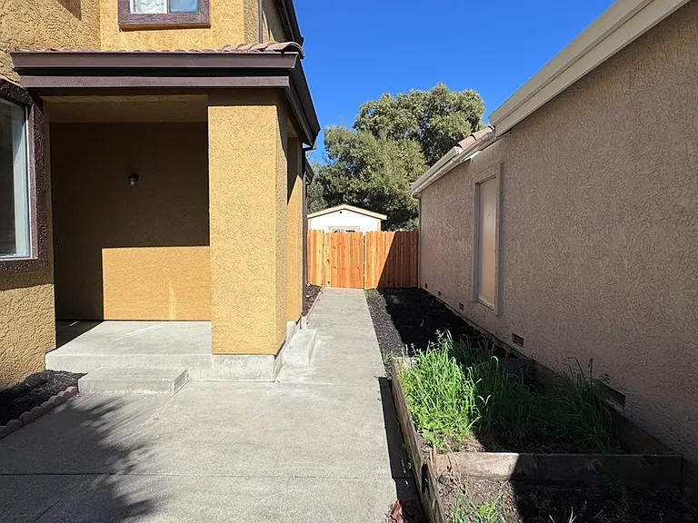 348 Stamper Cir — Photo 2