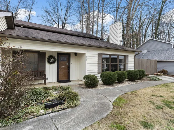 828 Wood Harbour Rd, Knoxville, TN 37934