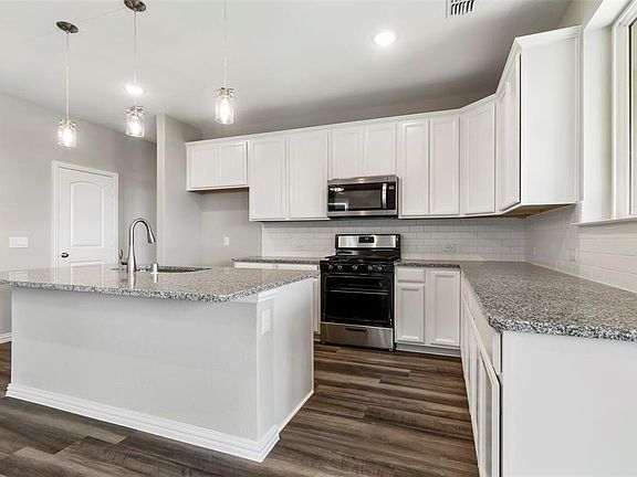 3rd image of 114 Austero Dr