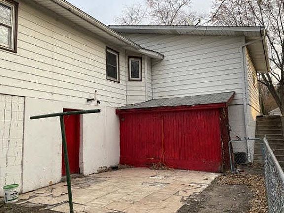 2nd image of 2343 Nokomis Ave