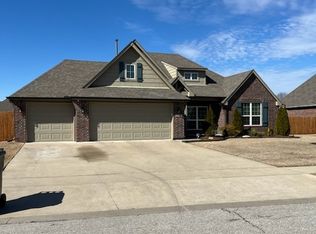 2912 S Gardenia Ave, Broken Arrow, OK 74012