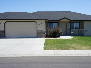 290 NE Greystone Loop, Mountain Home, ID 83647