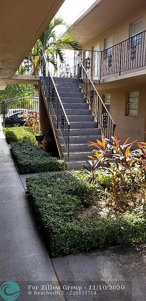 2nd image of 2545 Taft St APT 209
