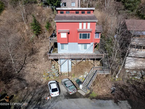 737 Harris St, Ketchikan, AK 99901