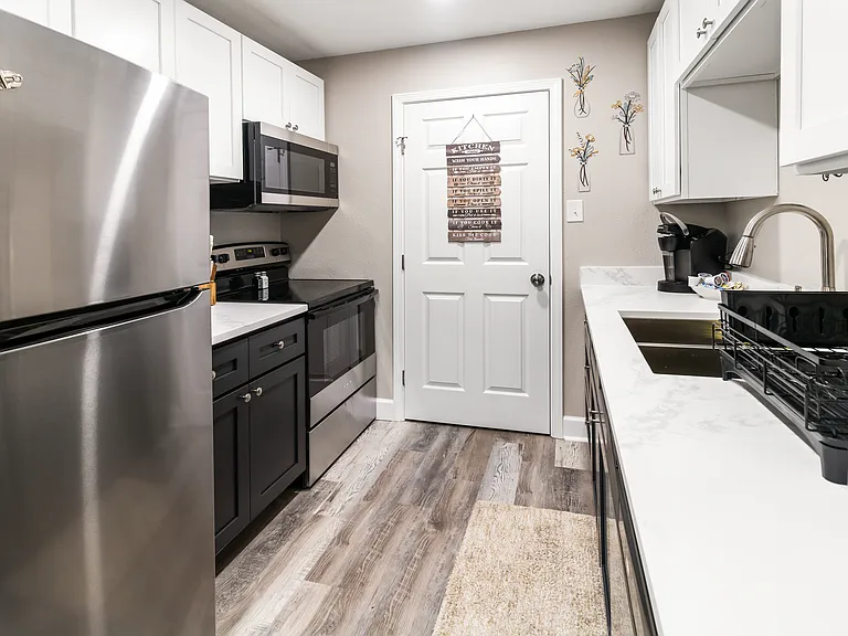 1005 Summer Court Cir #C — Photo 6
