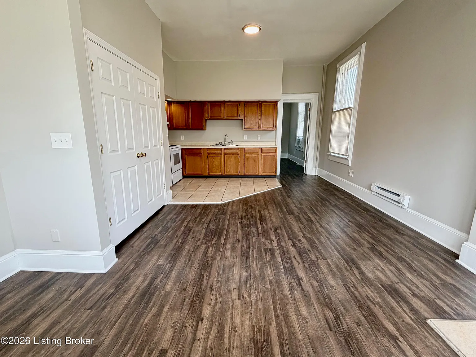 1 bed, 1.0 bath, 650 sqft, $795 — Photo 2