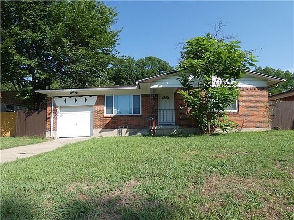 2nd image of 1609 Hillcrest St