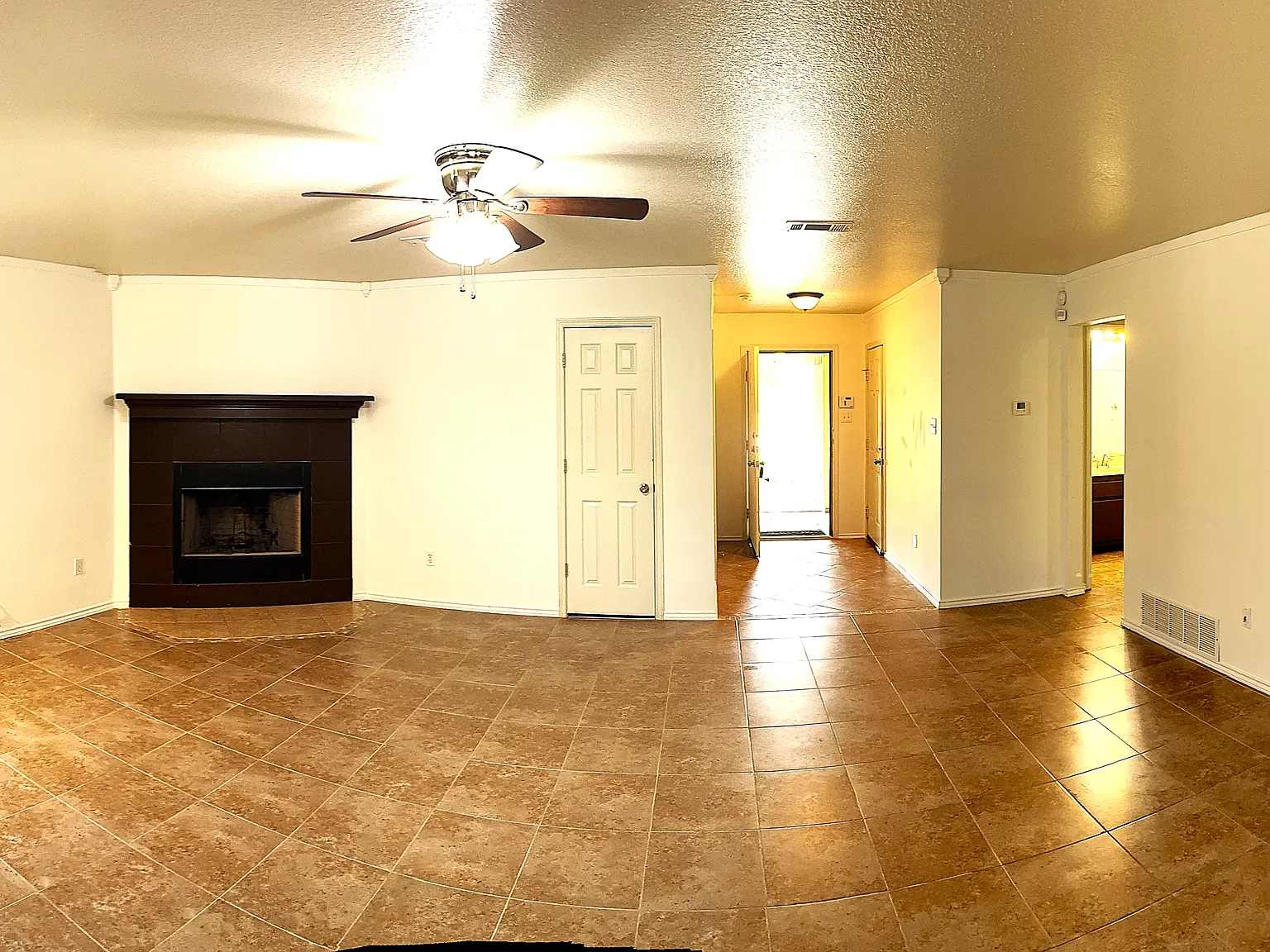 3 bed, 1520 sqft, $1,545 — Photo 4
