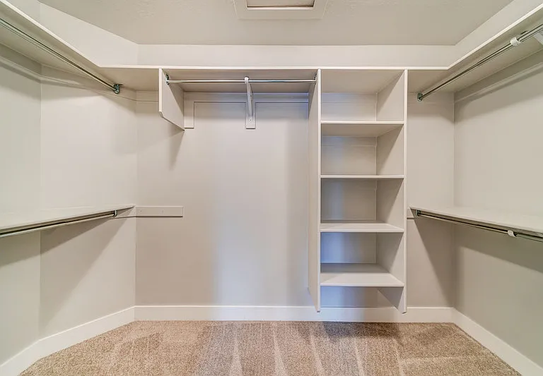 664 N Fall Creek Dr #MASTER ROOM — Photo 15