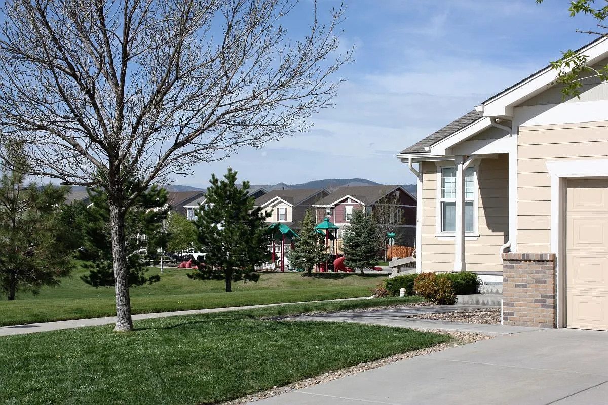 4393 S Holland Way — Photo 2