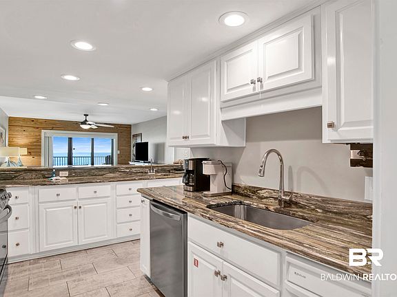 5th image of 1109 W Beach Blvd #C-1