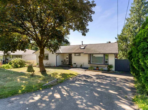 11399 S Loughren Dr, Surrey, BC V3R 4Z5