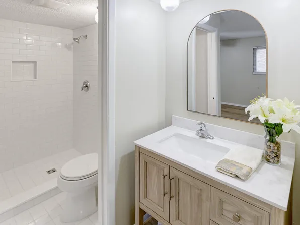 805 Andrea Ln, Hanahan, SC 29410