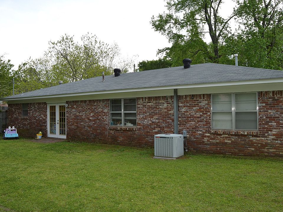 2nd image of 607 E Central St
