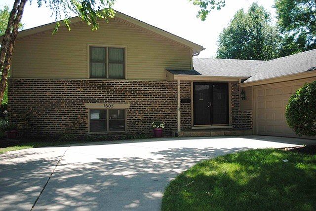 1st image of 1605 E Fleming Dr S