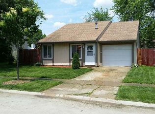 29W778 Danbury Dr, Warrenville, IL 60555
